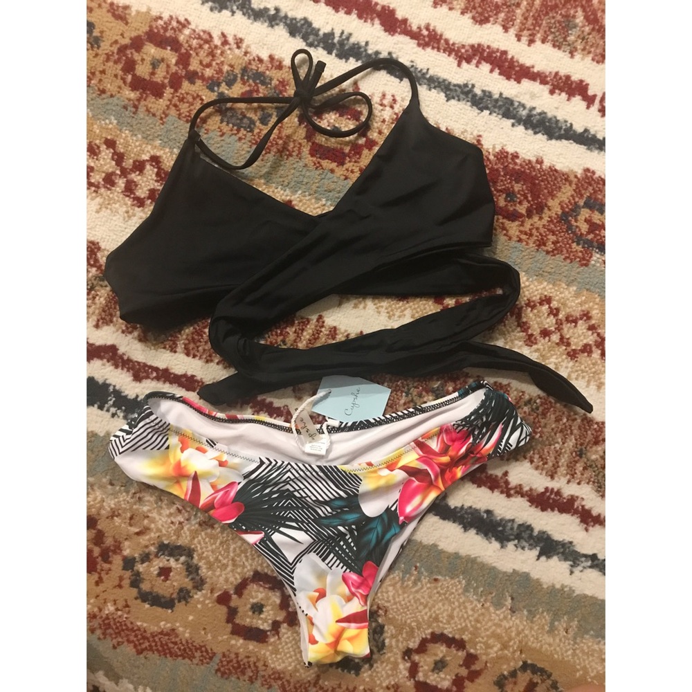 Cupshe Floral bikini set!